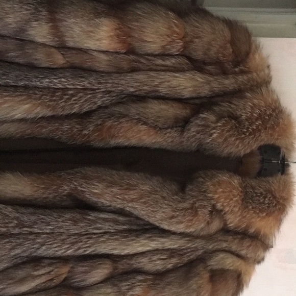 SAGA FULL LENGTH AUTHENTIC CRYSTAL FOX FUR COAT - Picture 5 of 5